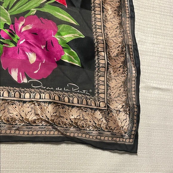 Oscar de la Renta Floral Silk Scarf with Black Border. Vintage - Picture 5 of 7